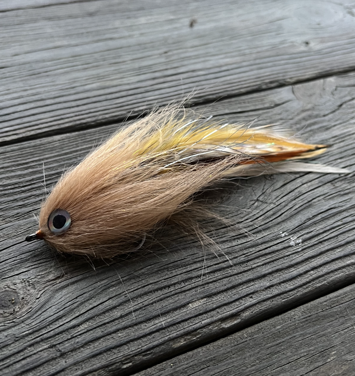 GT brush fly. Enormt bra Giant trevally flue. Fargene Tan, black, black/red, black/purple, fargerik.